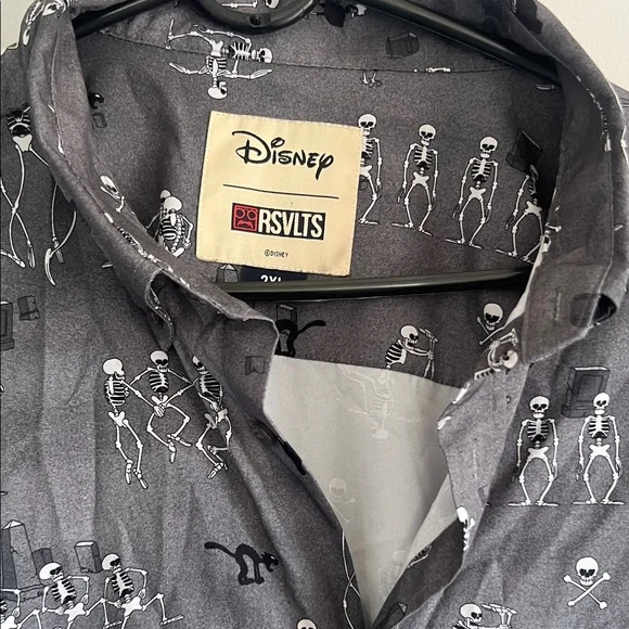 Disney Charcoal Graphic Men's Button Down Shirt.  CAJA. # 2 - Picture 2 of 9